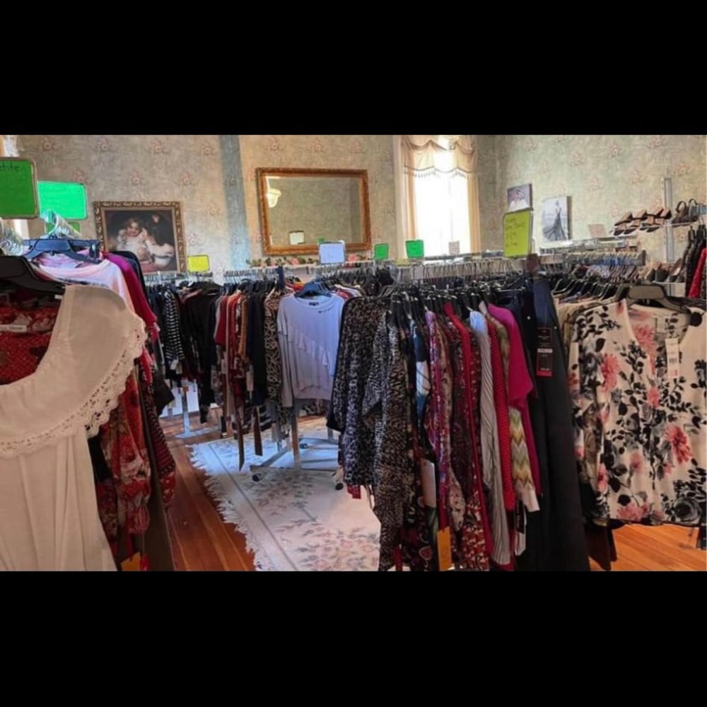 Boutique store closing